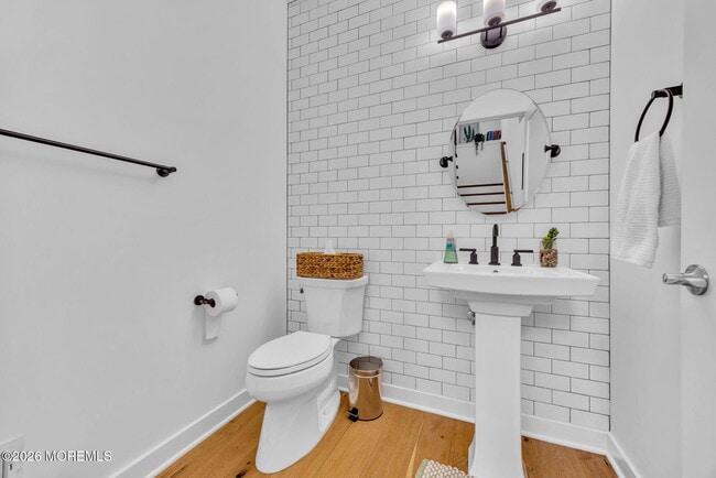 Building Photo - 28 Catherine St