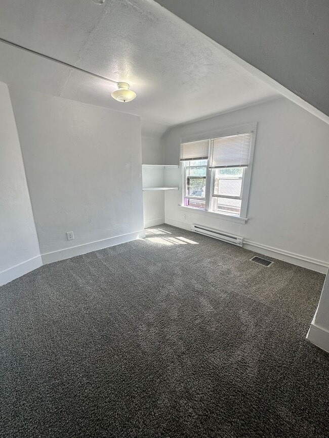 Building Photo - Updated 4-Bedroom Home Near Perry Street –...