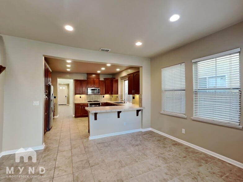 Building Photo - 3532 Silverwood Rd