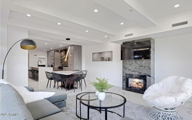 Building Photo - 7157 E Rancho Vista Dr