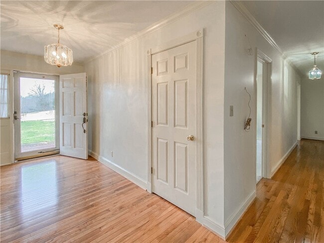 Building Photo - 255 Starritt Ln