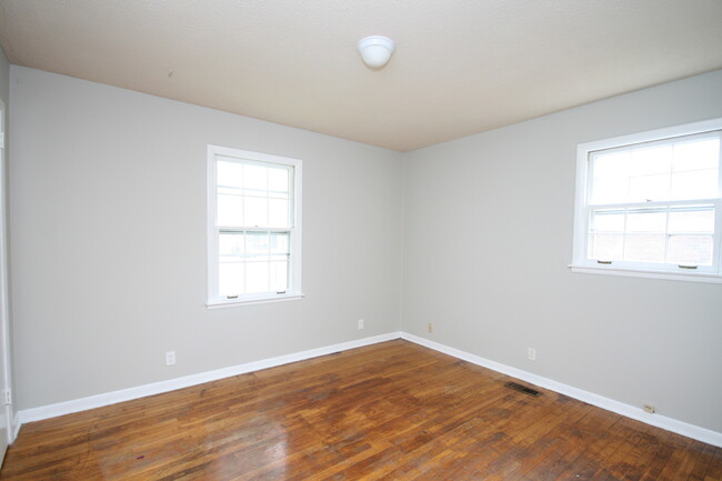 Building Photo - 4029 Knollbrook Dr NW