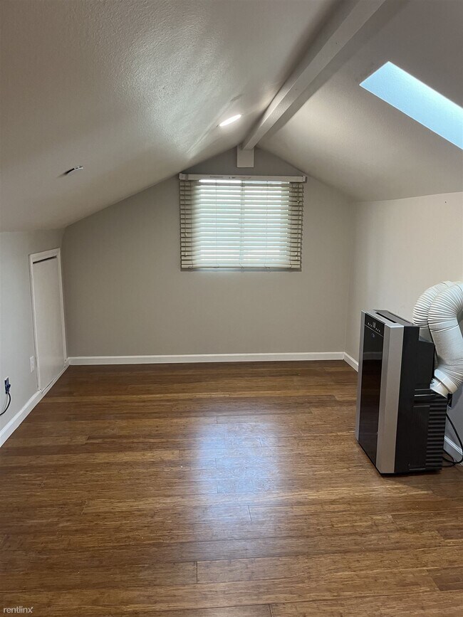Building Photo - 3 br, 2 bath Townhome - 5993 Short Street