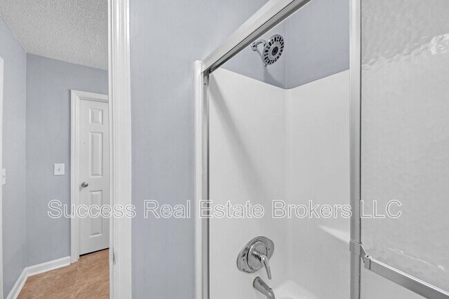 Building Photo - 4000 Sand Wedge Cir