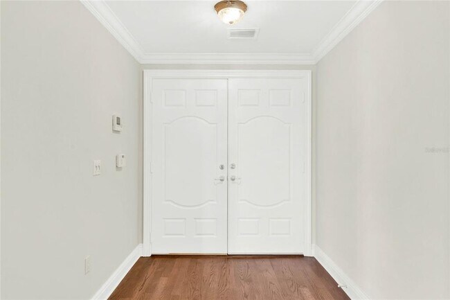 Building Photo - 200 S Interlachen Ave