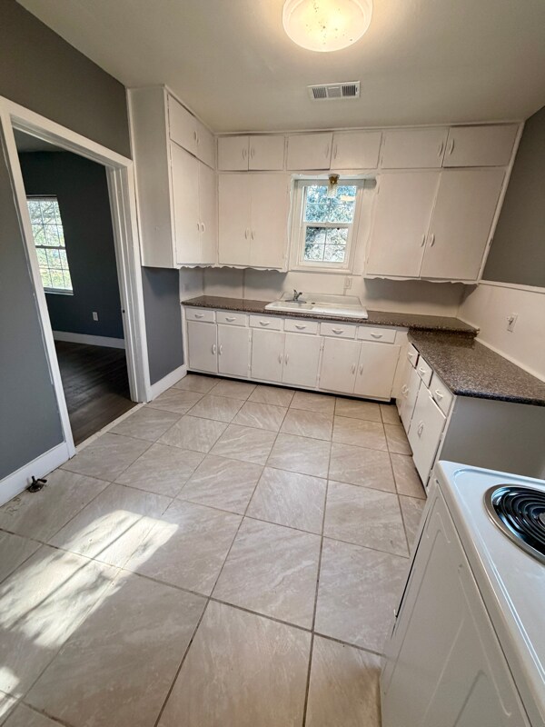 Building Photo - 120 W 18th St