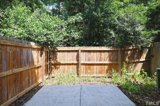 Building Photo - 643 Highpark Lane