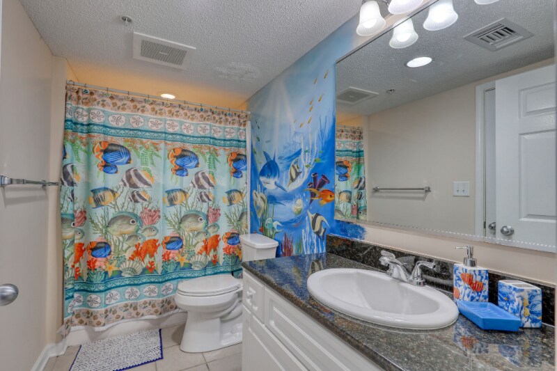 Building Photo - 2151 Bridge View Ct