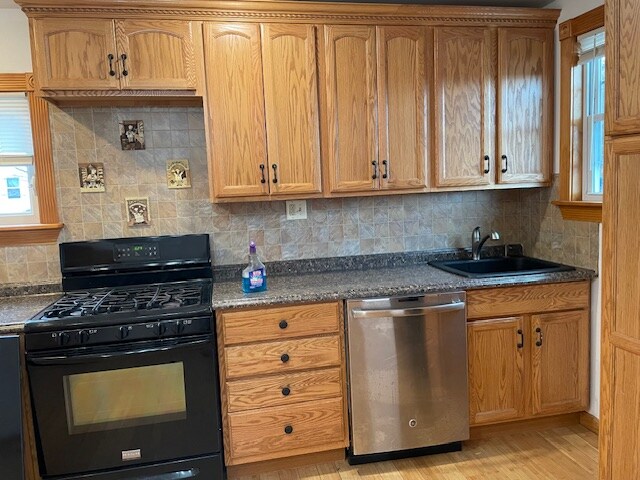 Building Photo - 21 Ayer St