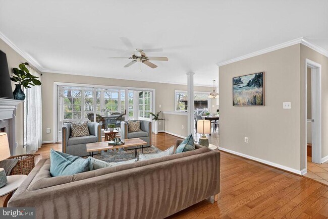 Building Photo - 928 Waterview Dr