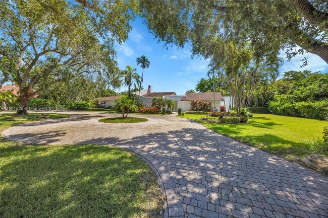 Primary Photo - 8303 Old Cutler Rd