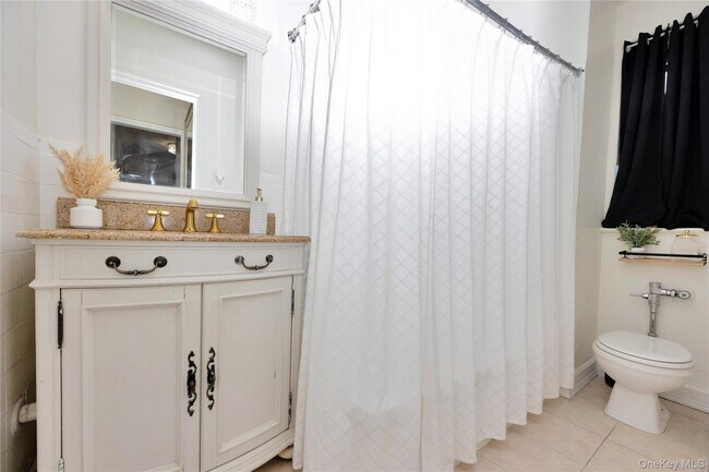 Building Photo - 141-42 78th Rd