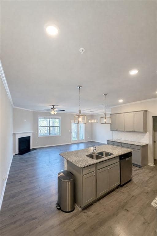 Building Photo - 766 Woodstock Grove Dr