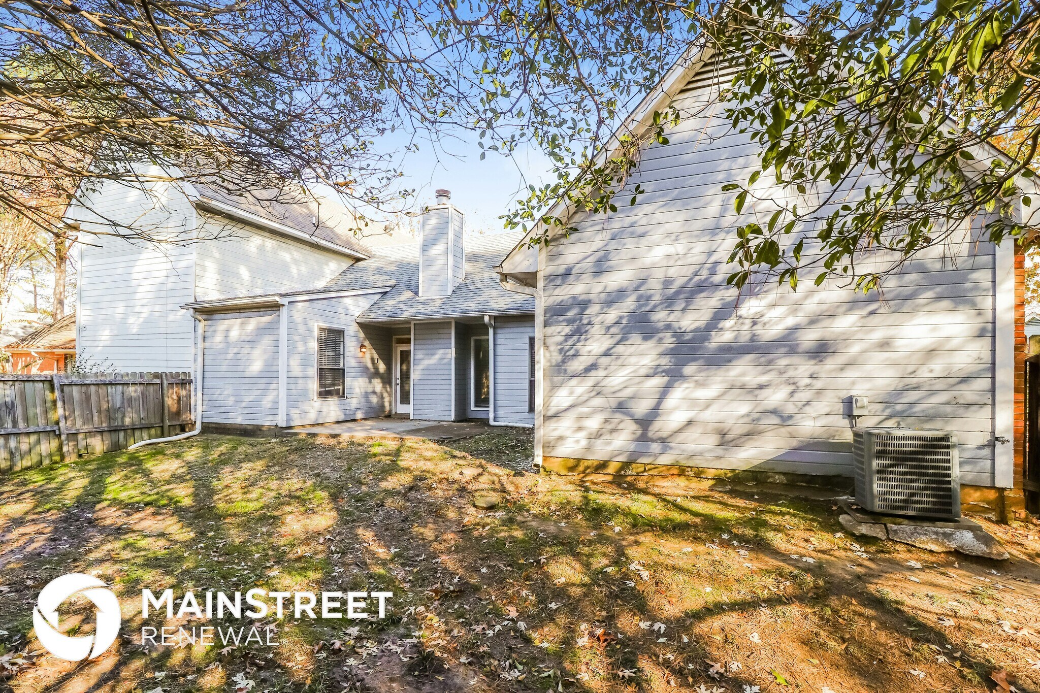 Building Photo - 1160 Hunter's Lake Dr