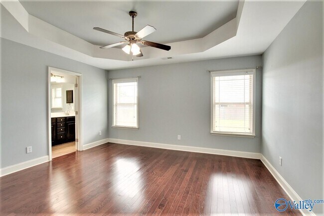 Building Photo - 24603 Rolling Vista Dr