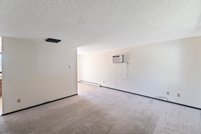 Building Photo - Beautiful Spokane Valley Duplex!!