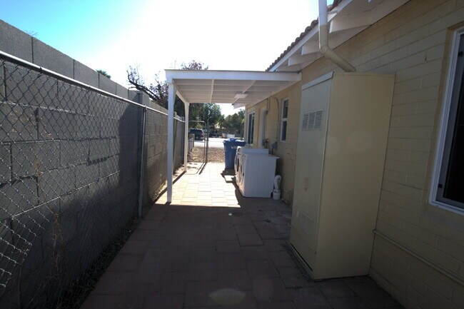 Building Photo - Completely Remodeled Duplex