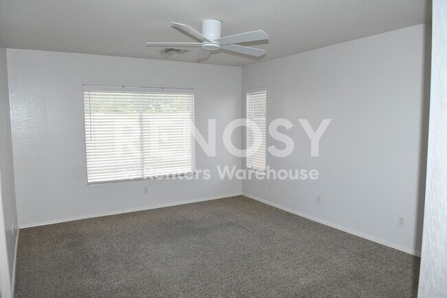Building Photo - Ideal 3 Br 2 Ba 2 Cg Home Near Loop 303 & Greenway in Surprise!