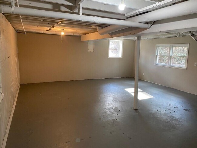 Building Photo - 111 Quail Run