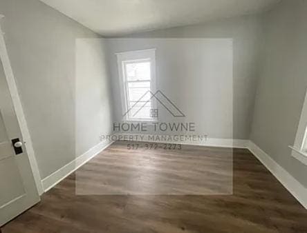 Building Photo - 722 N Hayford Ave