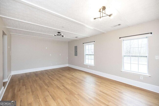 Building Photo - 641 Honey Creek Rd