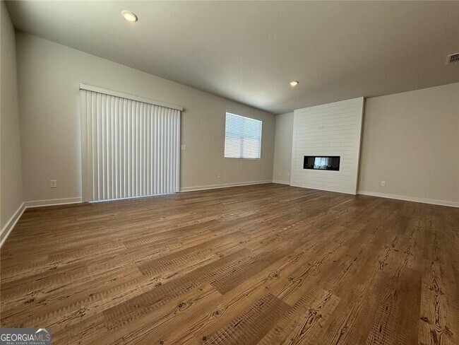 Building Photo - 7253 Mulberry St