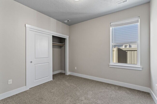 Building Photo - 6235 W Fireline St