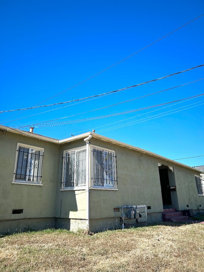 Building Photo - 2691 79th Ave