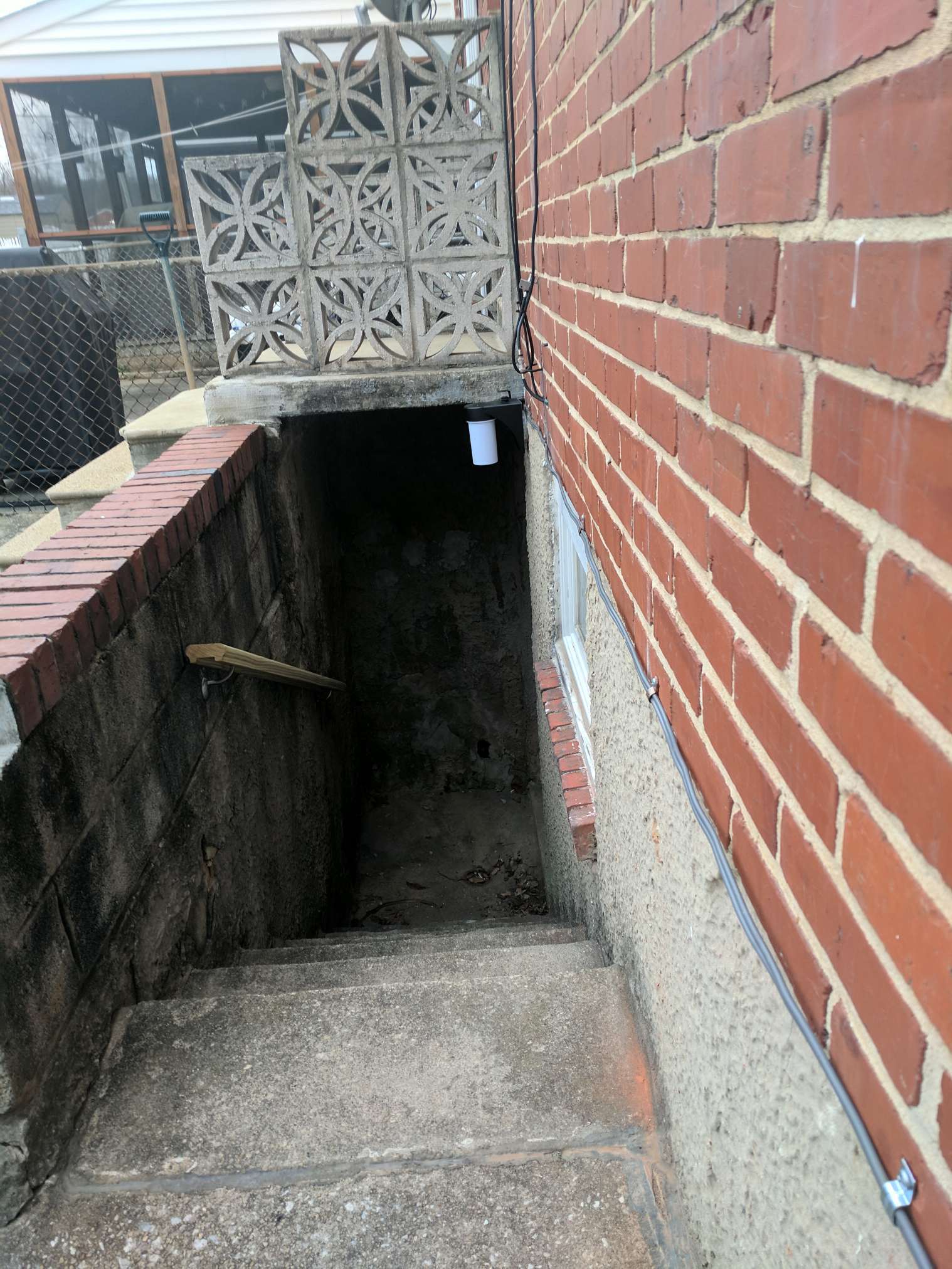 Building Photo - 1219 Brewster st.