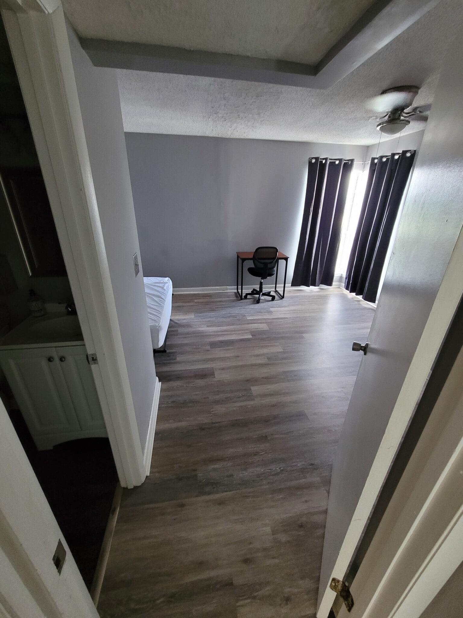 Room with updated flooring - 1390 Hunters Rd
