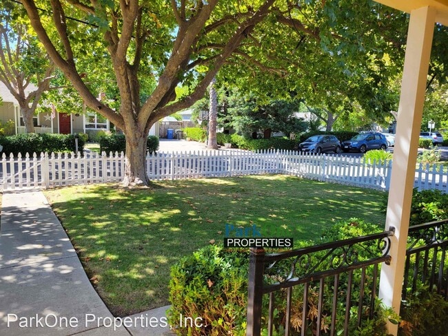 Building Photo - 3 br, 1.5 bath House - 3272 Sun Valley Avenue