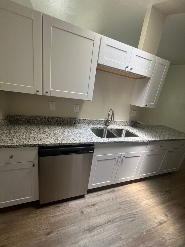 Building Photo - Mountain View Apartments - 1280
