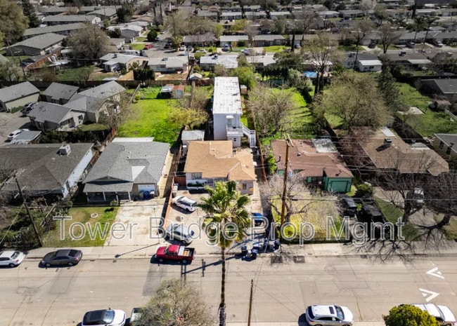 Building Photo - 2612 Connie Dr