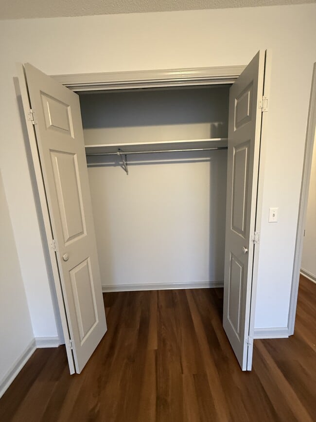 Building Photo - 1008 Old Oatland Island Rd