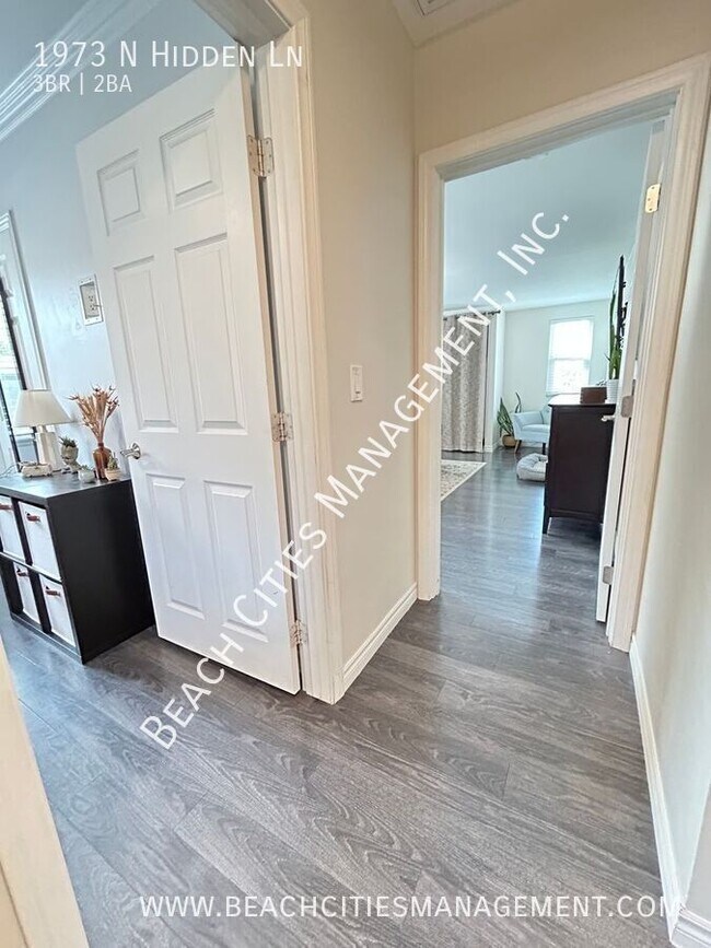 Building Photo - 1973 N Hidden Ln