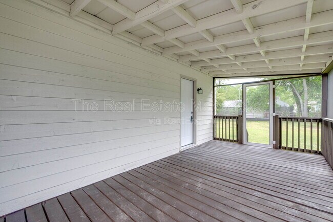 Building Photo - 1104 Indian Ave