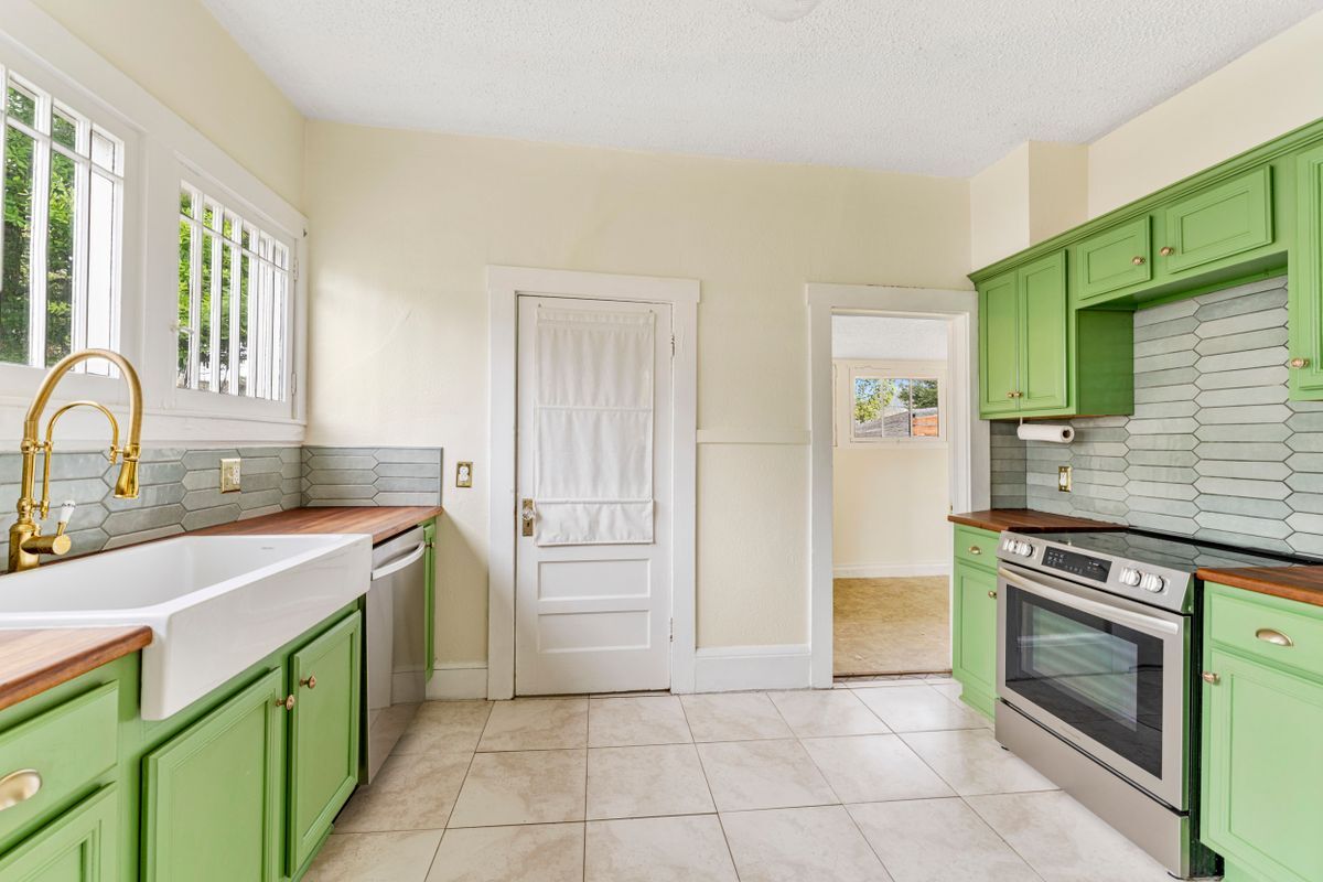 Building Photo - 4531 Attleboro St