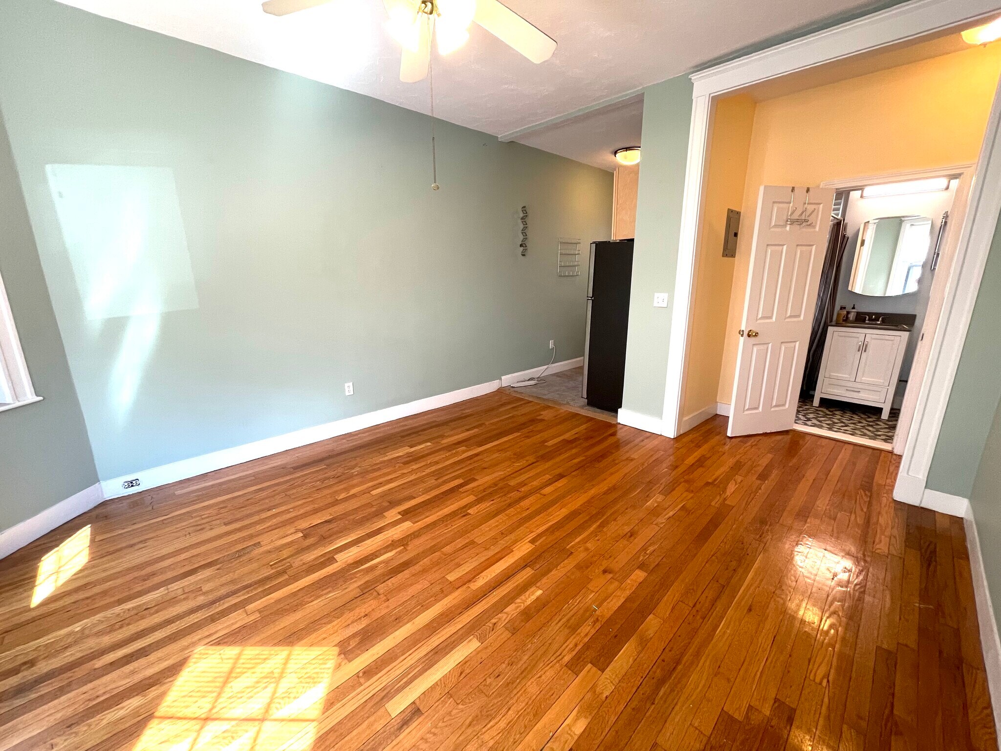 Building Photo - 313 Allston St