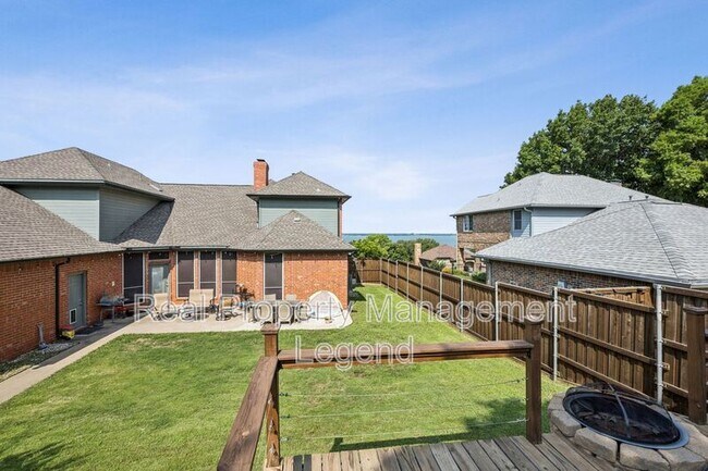 Building Photo - 618 Knollwood Dr