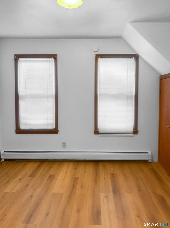 Building Photo - 532 Carroll Ave