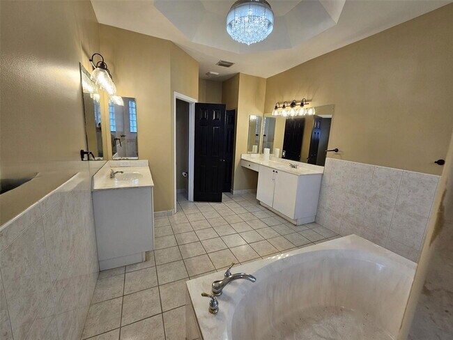 Building Photo - Northwest 22nd Court, Pembroke Pines, FL 33028 - 4 BR 3 BA single-family home