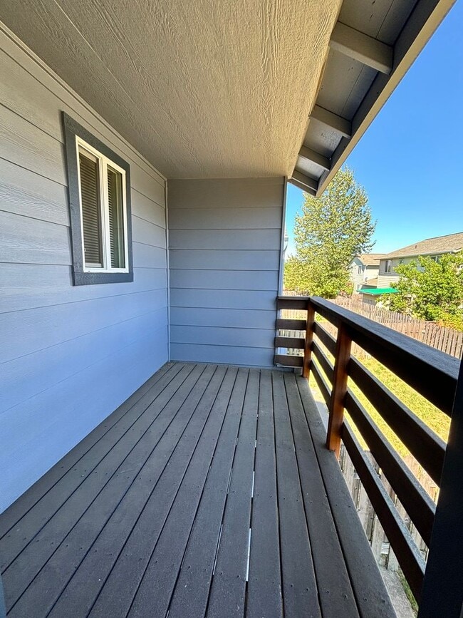 Building Photo - Charming 2-Bedroom, 2-Bathroom Townhome!