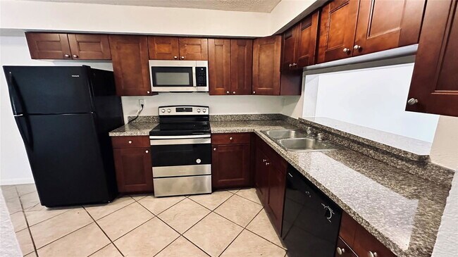 Building Photo - 3617 Coral Springs Dr