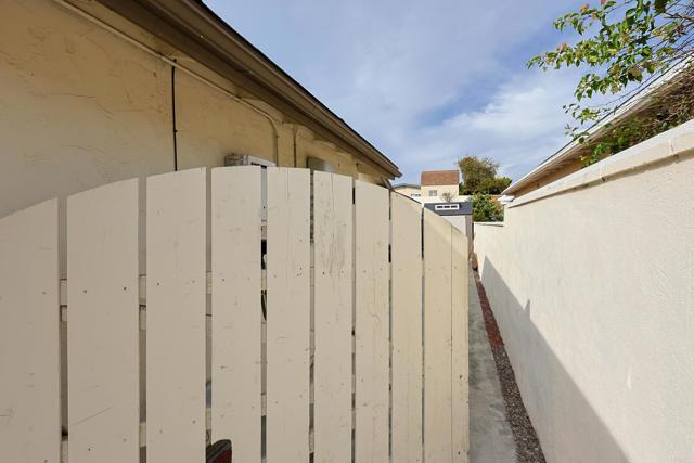 Building Photo - 3774 Clavelita St