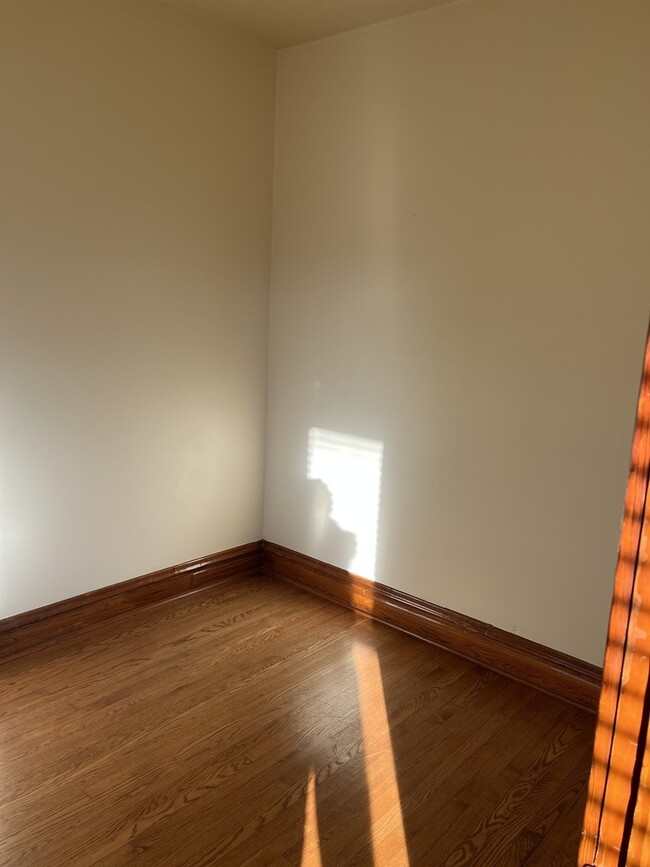 Building Photo - 4154 W 21st Pl