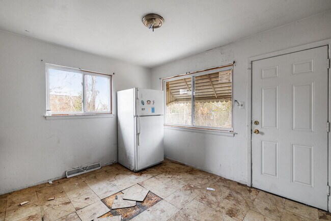 Building Photo - 2152 Erick Ave