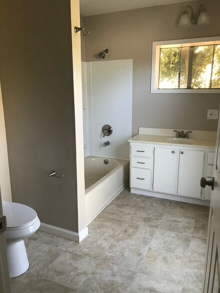 Restroom - 13131 Oak St