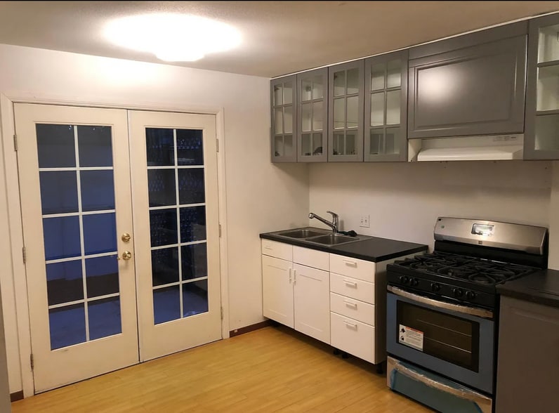 Primary Photo - 1245 Farmstead Ave