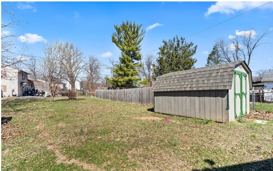 Building Photo - 1529 Sherman Ave