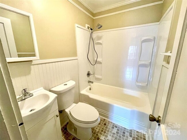 Building Photo - 338 Magnolia St NW